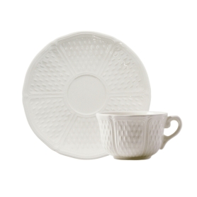 2 breakfast cups with saucers
