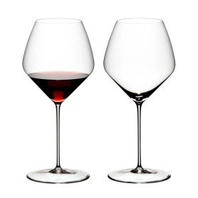 2 glasses pinot noir  6330/07