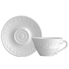 6 tea cups with saucers